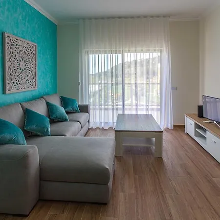 Sir Anthony Luxury Apartment