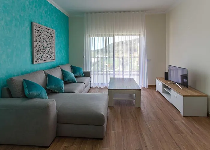 Sir Anthony Luxury Apartment