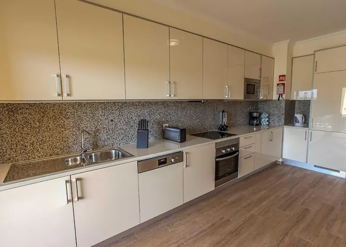 Sir Anthony Luxury Apartment